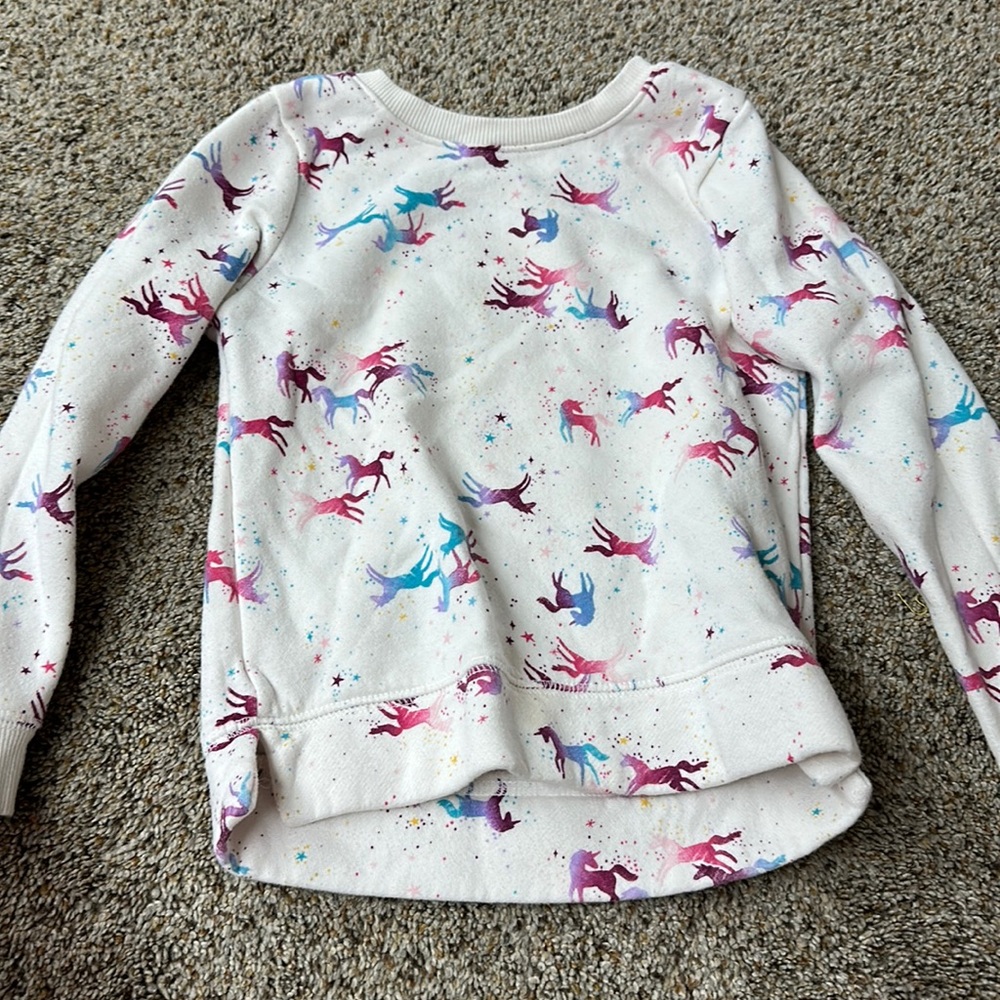 Size 4 unicorn sweatshirt
